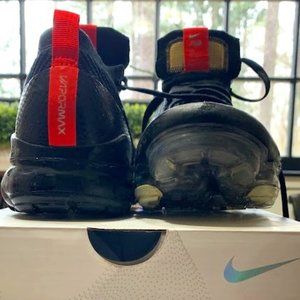 NIKE AIR VAPORMAX FLYKNIT 3 BLACK/BLACK/IGLOO MENS SIZE 8.5